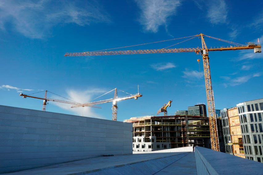 Kje v tujini gradijo veliki slovenski gradbinci in inženirska podjetja?